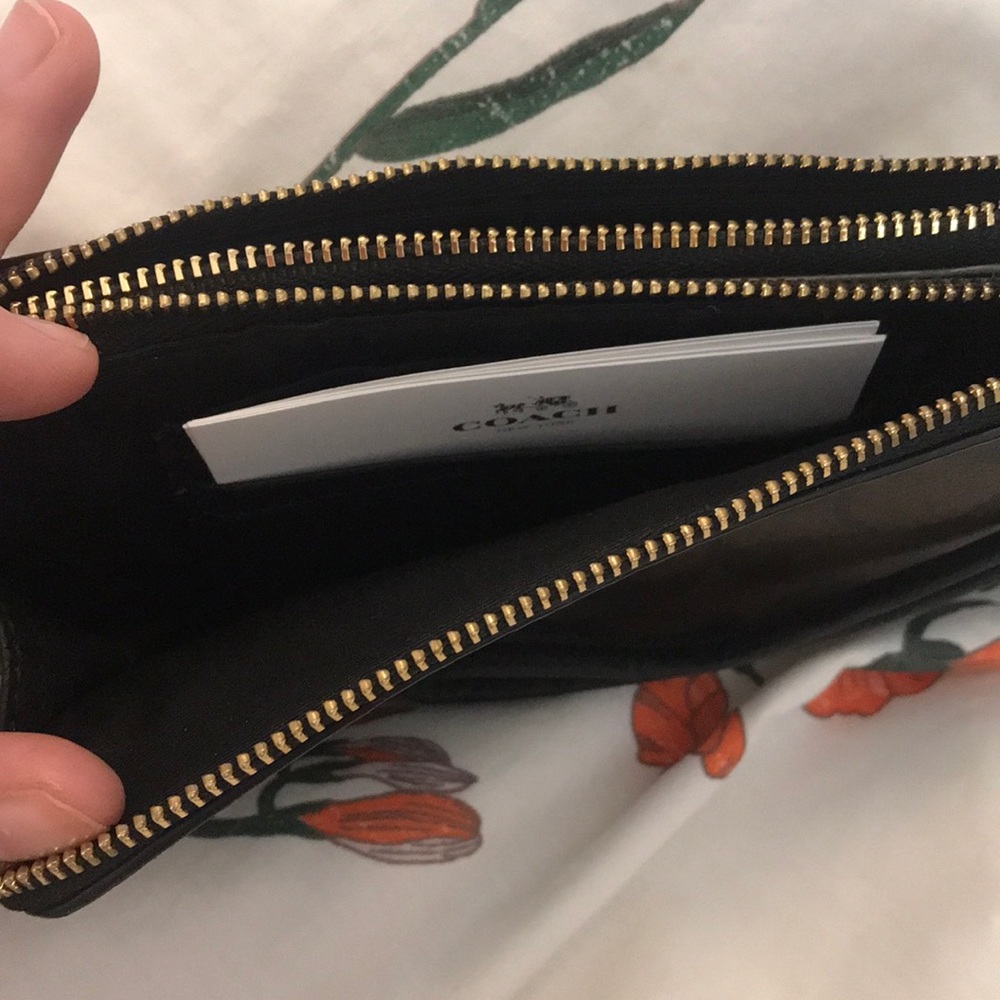 Coach Wristlet NWT - Picture 6 of 8